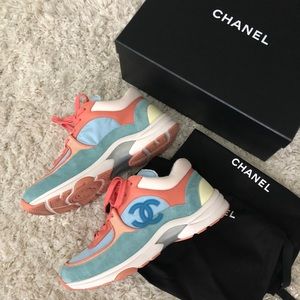 CHANEL 2019 sneakers